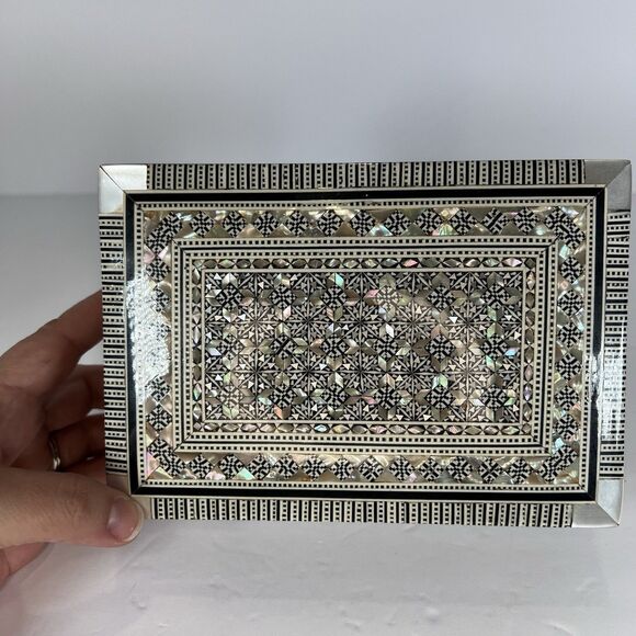 VTG Handcrafted Wooden Trinket Box Inlayed with Mother of Pearl/Abalone 1950's - Picture 6 of 13